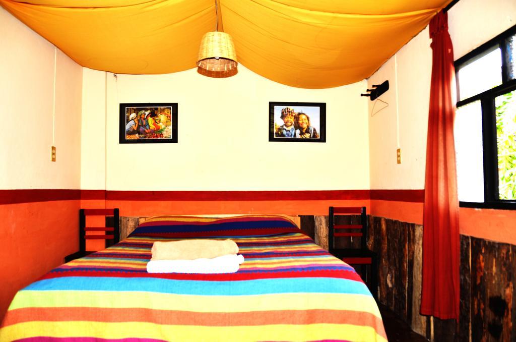 Hostal El Rincon De Los Camellos Сан-Кристобаль-де-Ла-Касас Номер фото